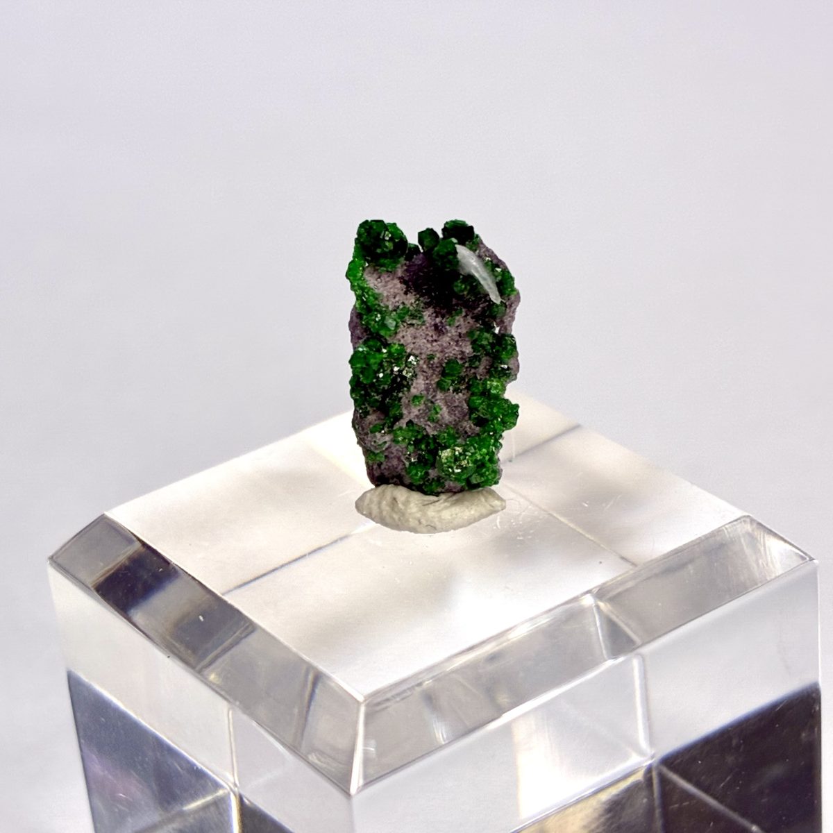 ロシア Saranovskii Mine 産ウバロバイト